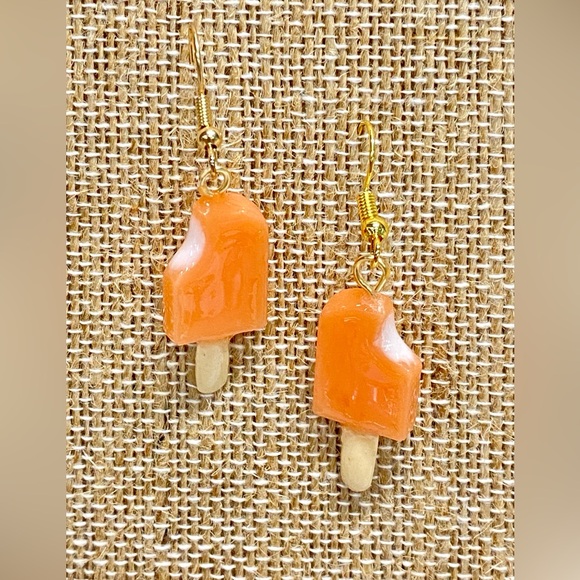HANDMADE Dreamsicle Resin Art Dangle Earrings - Picture 2 of 10
